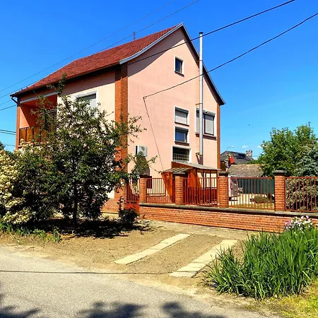 Julia Apartmanhaz Apartament Segedyn