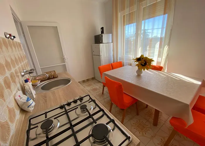 Julia Apartmanhaz * Σέγκεντ