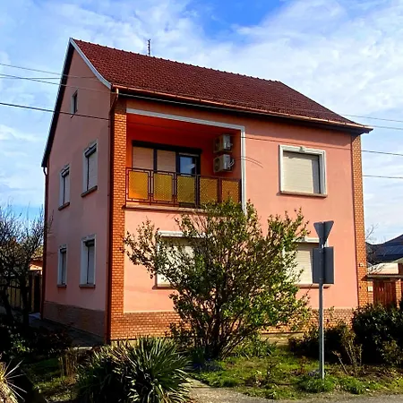 Apartment Julia Apartmanhaz Szeged