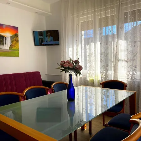 Julia Apartmanhaz