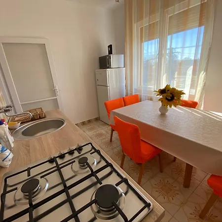 Julia Apartmanhaz * Szeged