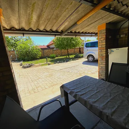Julia Apartmanhaz Appartamento Szeged
