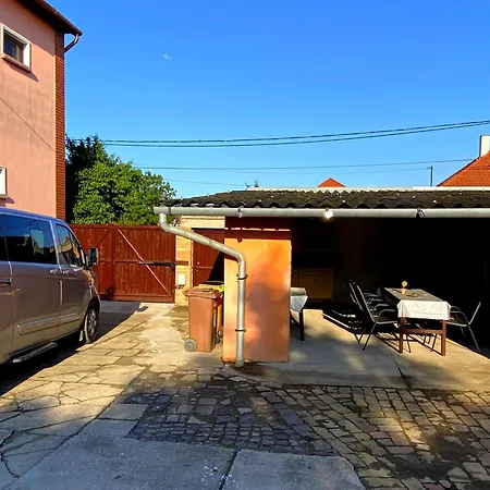 Lägenhet Julia Apartmanhaz Szeged