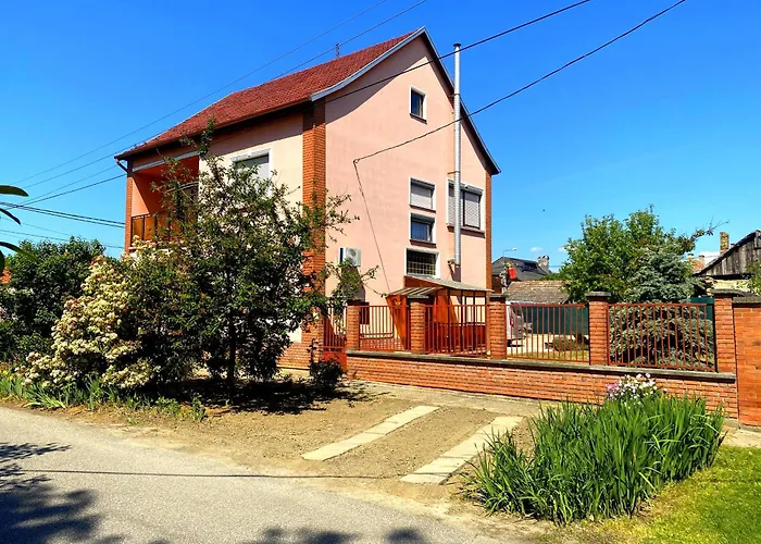 Julia Apartmanhaz Daire Segedin